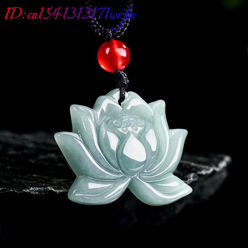 Myanmar Jadeit Lotus Anhänger  – Necklaces Bewertung und Preis